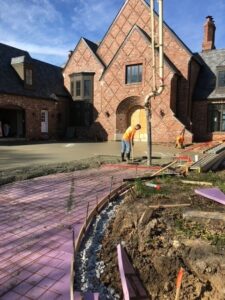 2023 concrete driveway curved installation